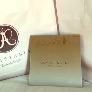 Glow kit sun dipped Anastasia Beverly Hills